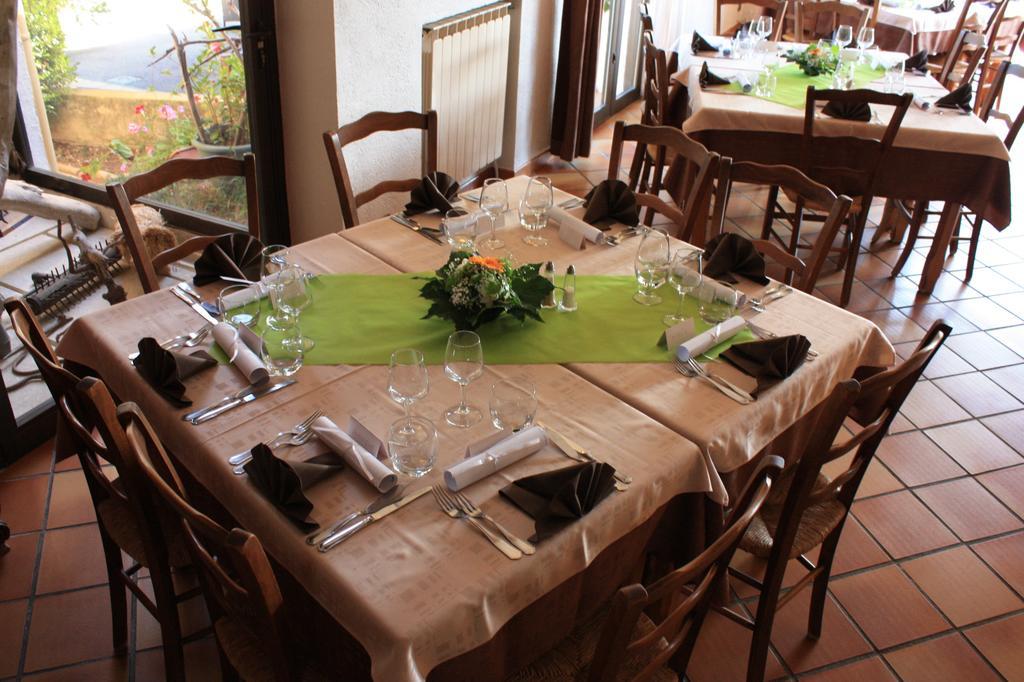 Logis Hotel Restaurant Le Flamant Rose Camargue Albaron Zewnętrze zdjęcie
